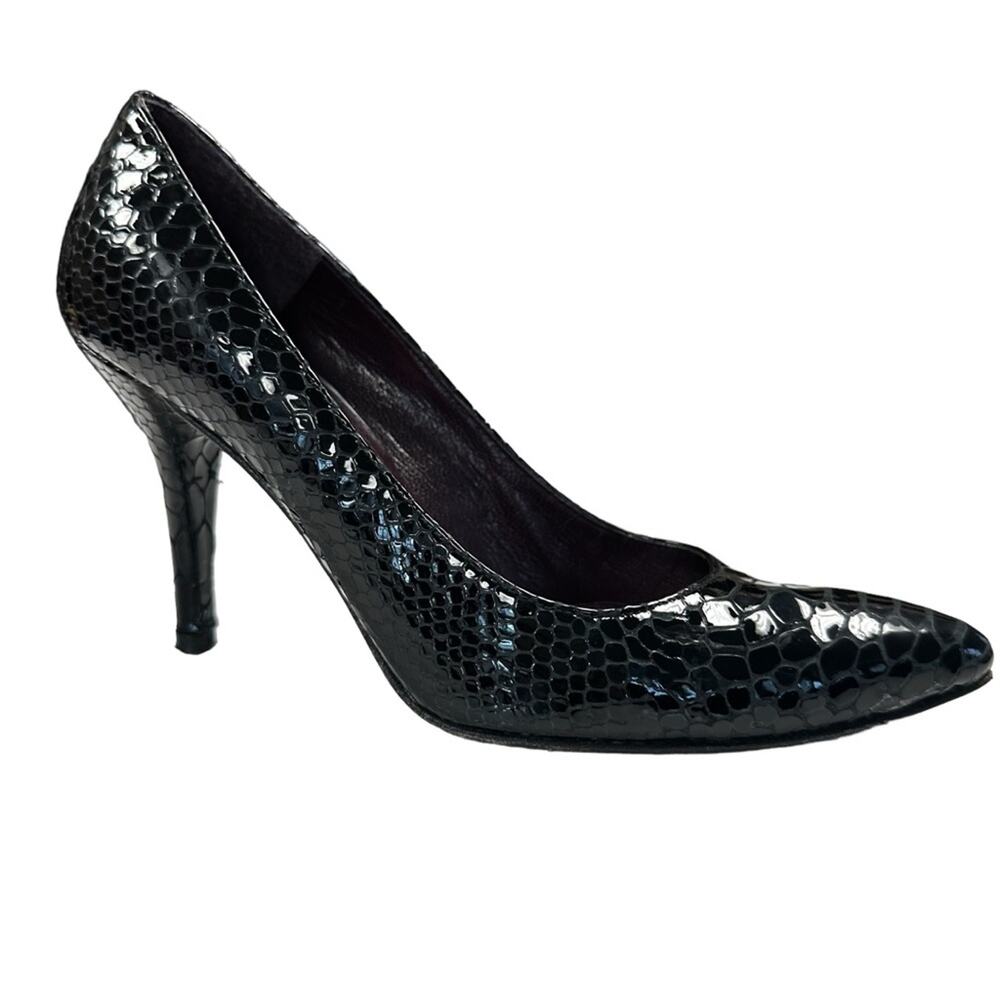 Stuart Weitzman Heels Womens 5.5 Black Patent Leather Snake Print Reptile Pumps